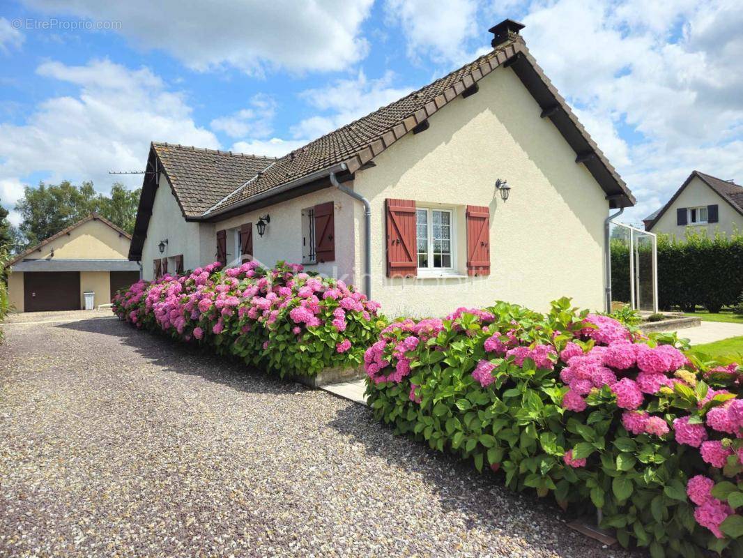 Maison à LA HARENGERE