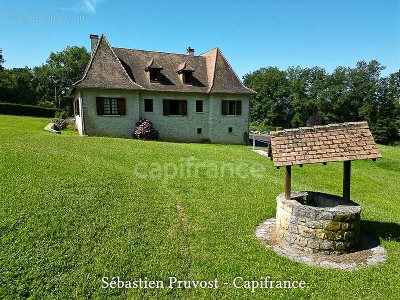 Maison à SAINT-PARDOUX-LA-RIVIERE