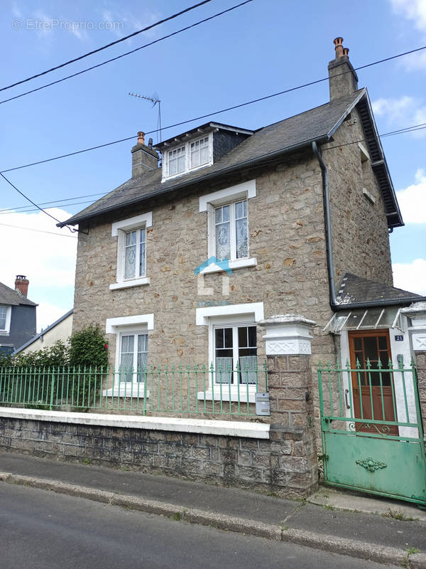 Maison à VILLEDIEU-LES-POELES