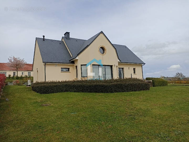 Maison à TESSY-SUR-VIRE