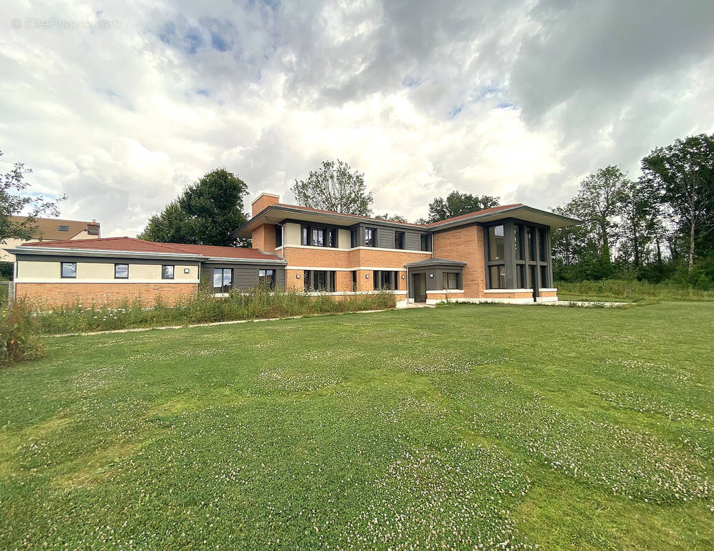 Maison à MAGNY-LE-HONGRE