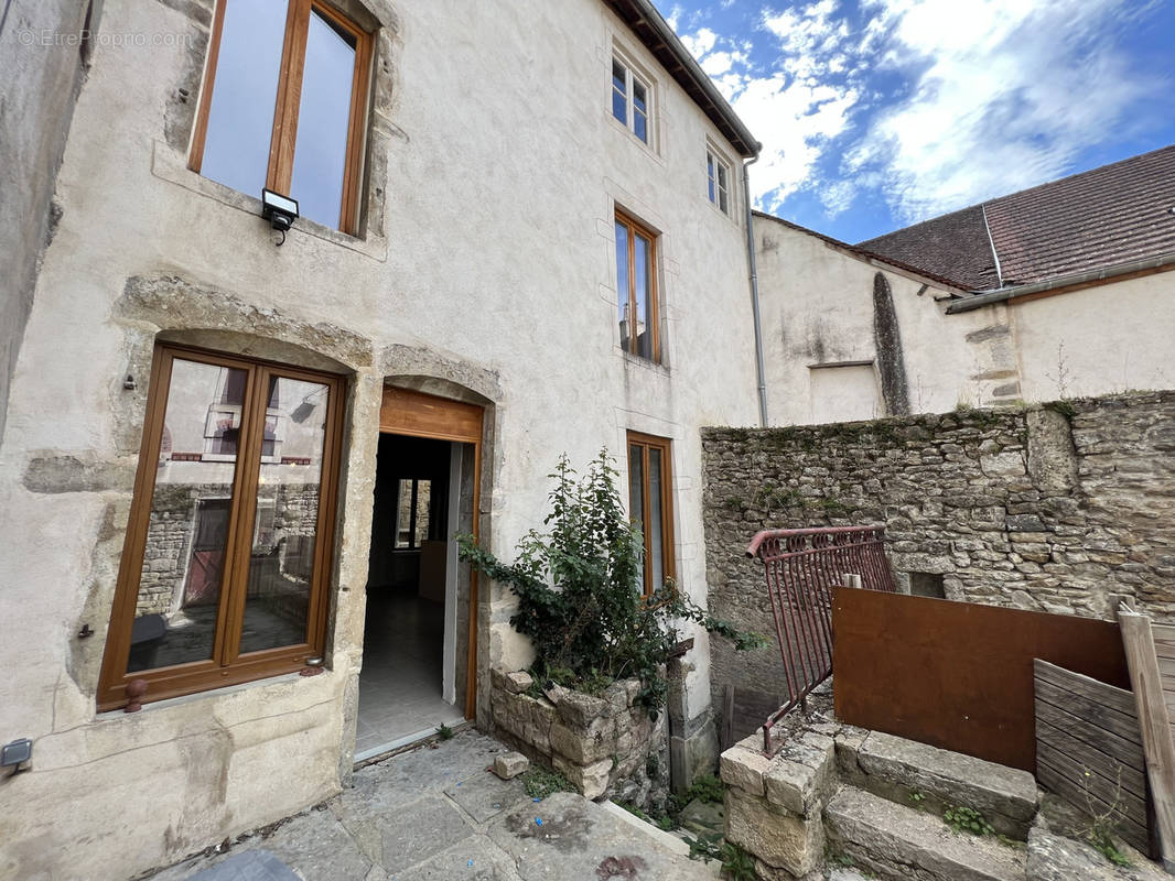 Maison à NOLAY