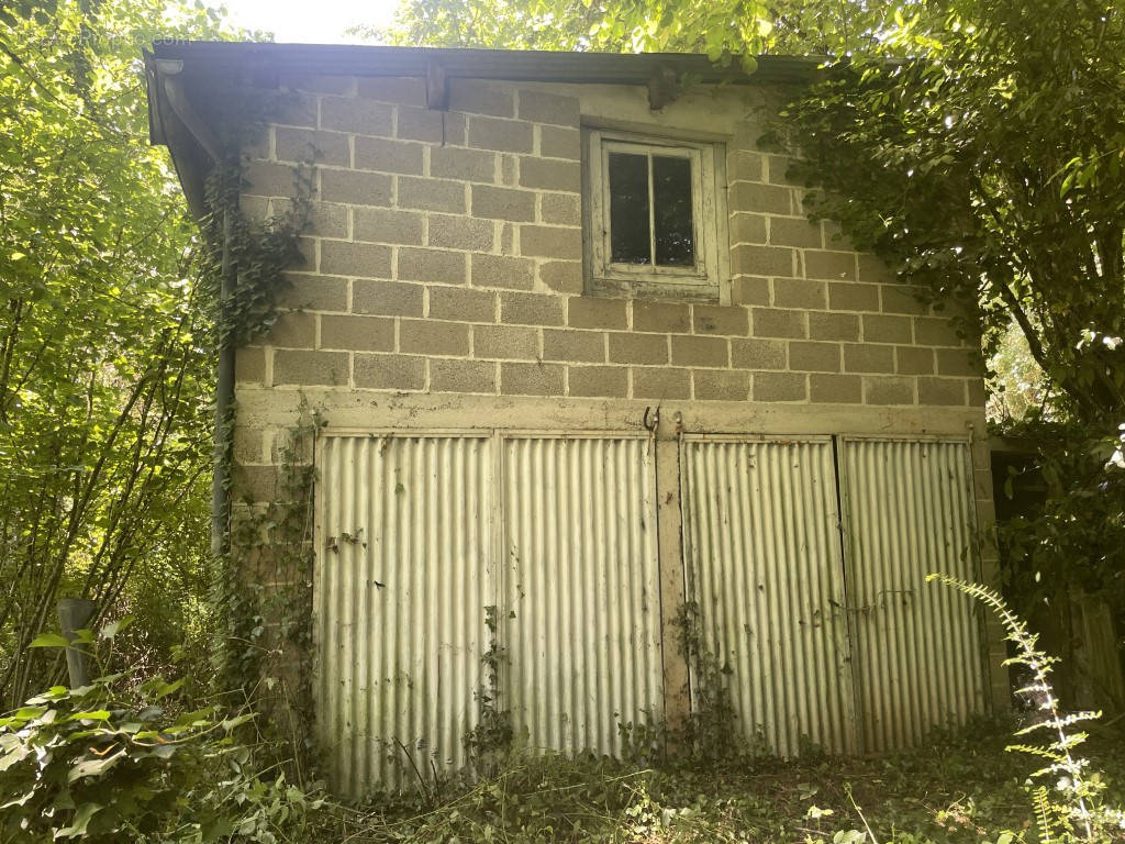 Parking à JUILLAC