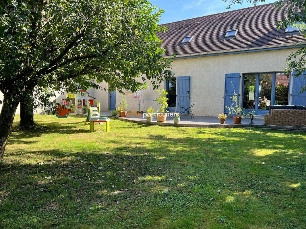 Maison à LIVERDY-EN-BRIE