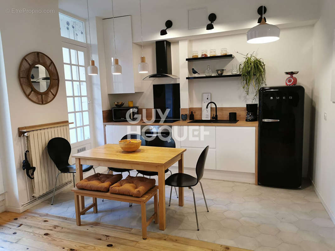 Appartement à MARSEILLE-4E