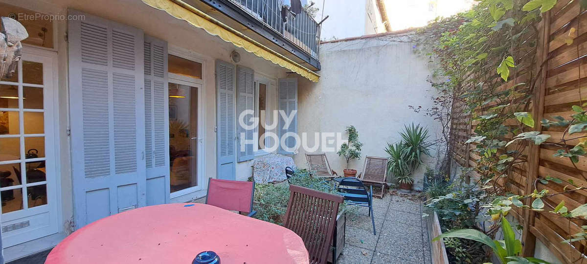 Appartement à MARSEILLE-4E