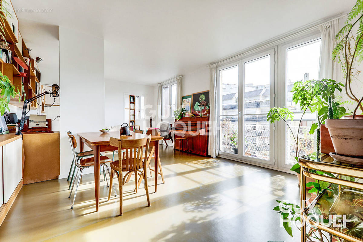 Appartement à PARIS-19E