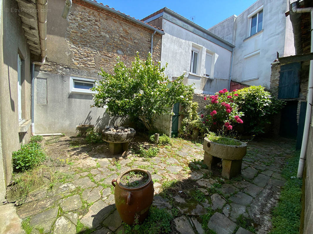 Maison à BOUGUENAIS