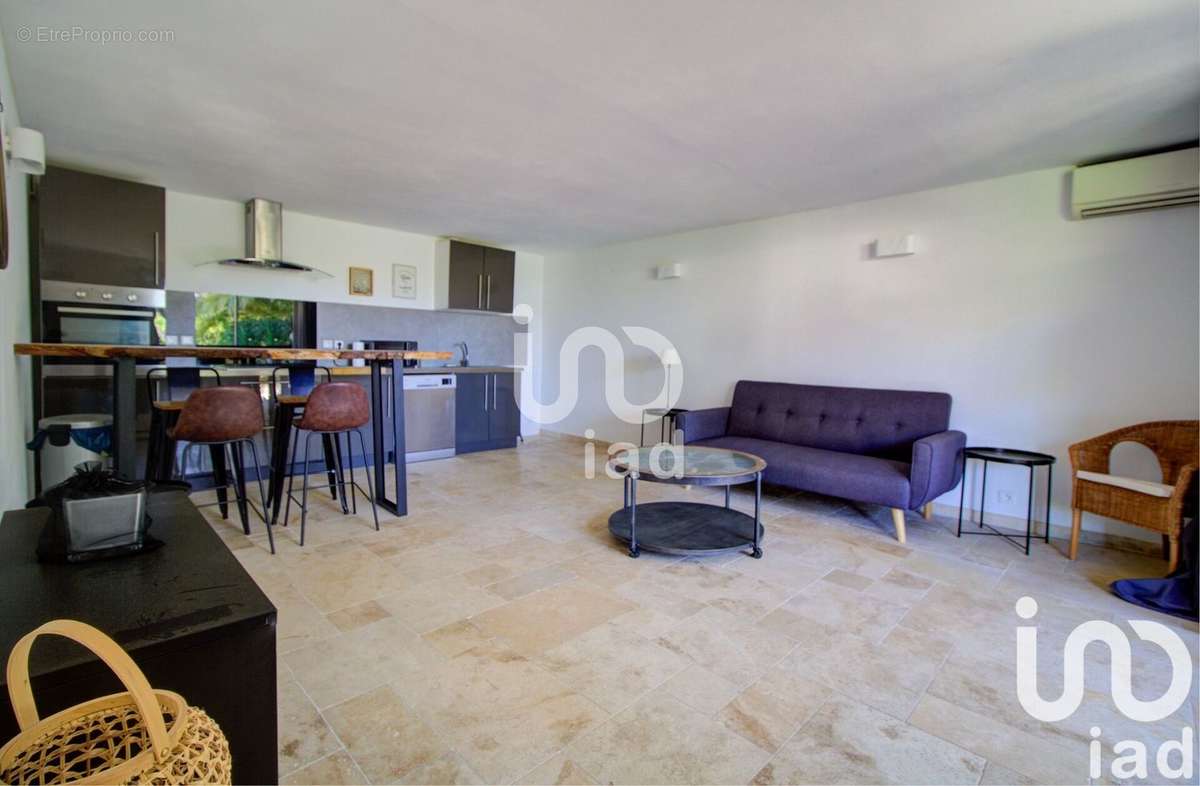 Photo 4 - Appartement à ROQUEBRUNE-SUR-ARGENS