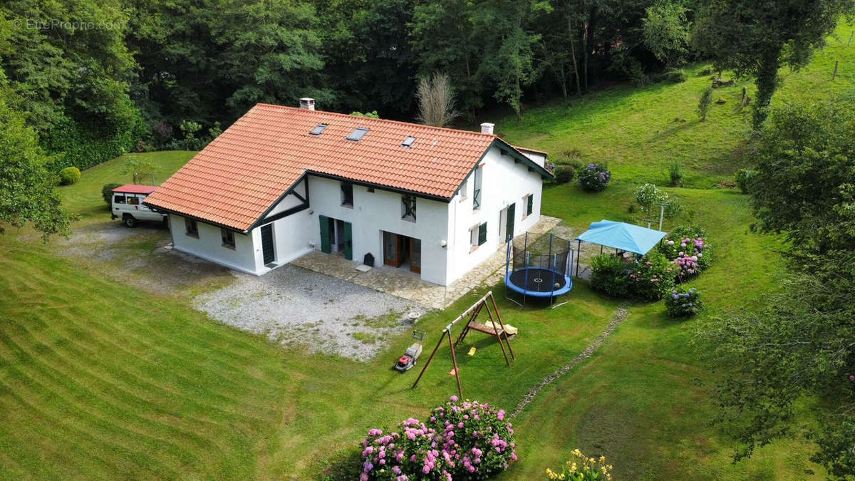 Maison à SAINT-PEE-SUR-NIVELLE