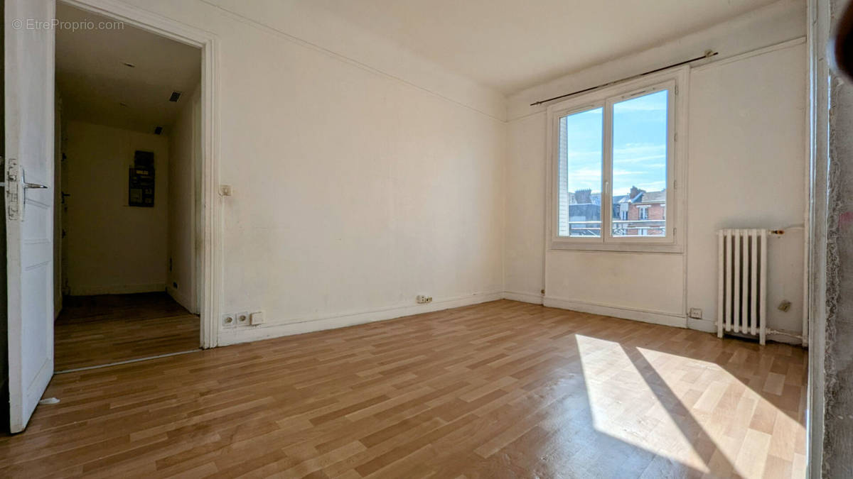 Appartement à AUBERVILLIERS