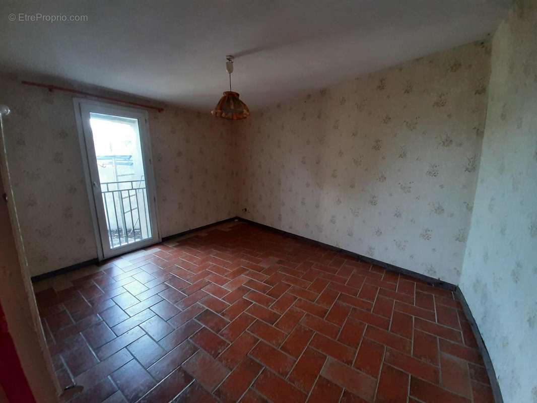   - Appartement à SOUAL