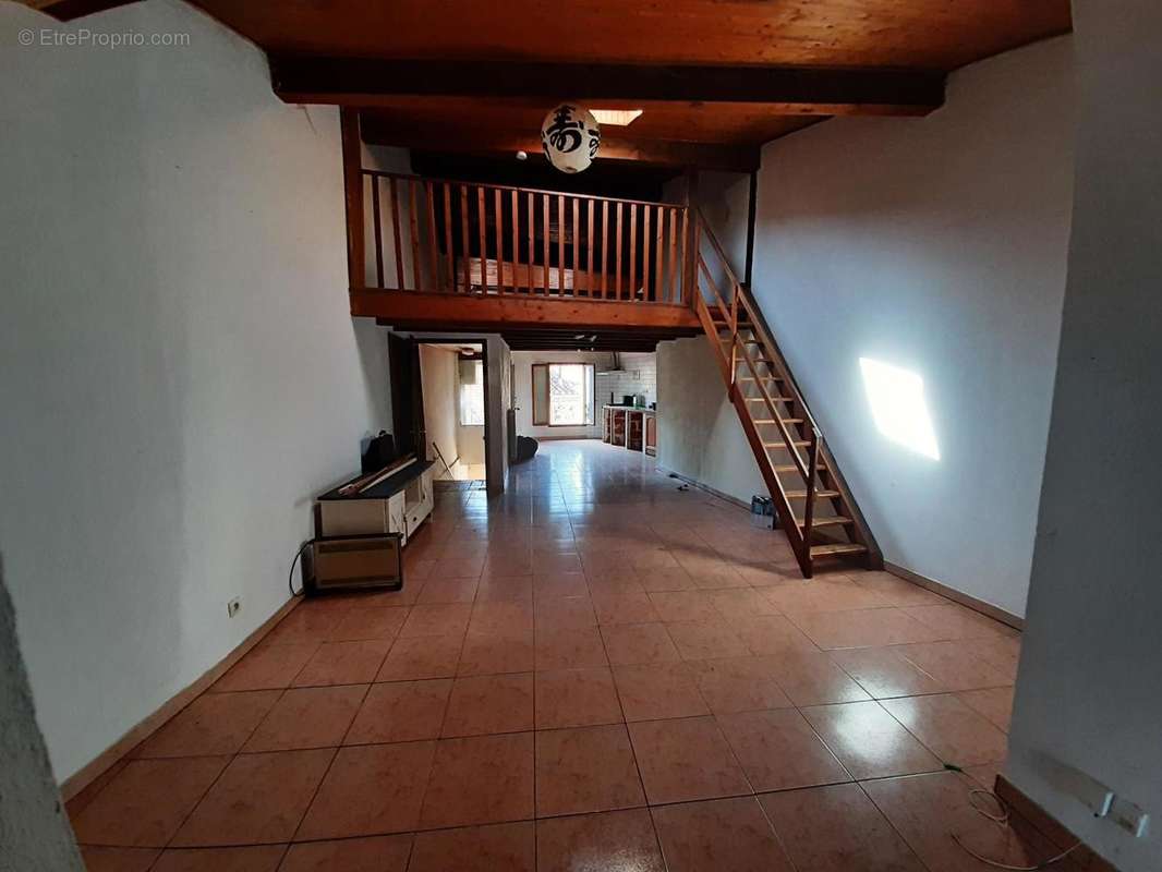   - Appartement à SOUAL