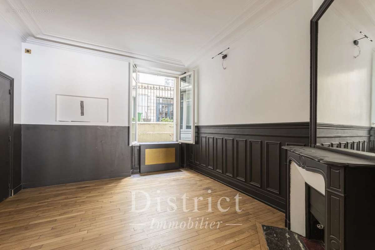 Appartement à PARIS-8E