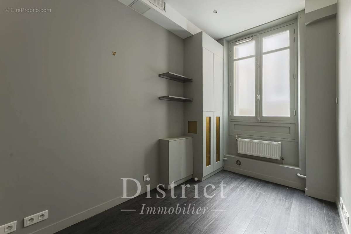 Appartement à PARIS-8E