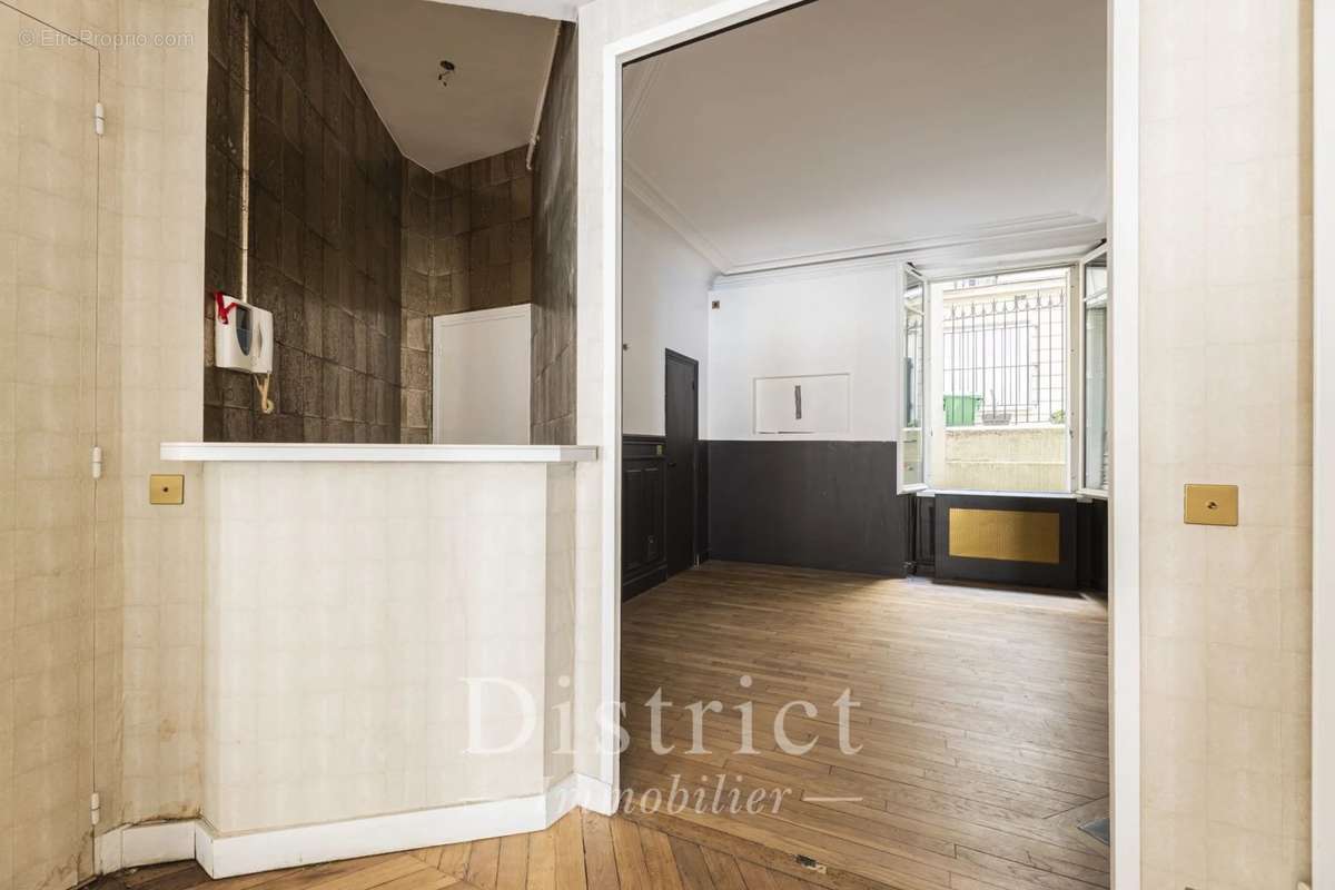 Appartement à PARIS-8E