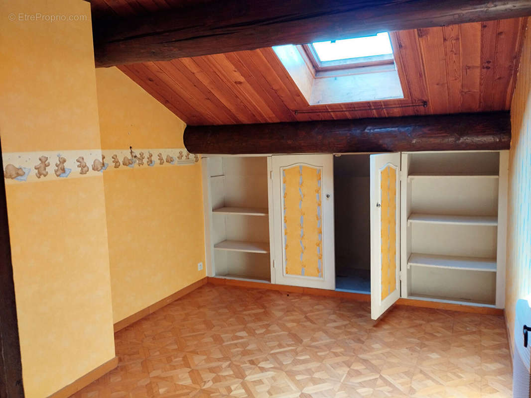 Appartement à LARAGNE-MONTEGLIN