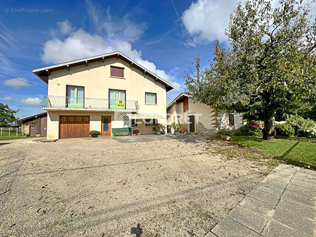 Maison à COLIGNY