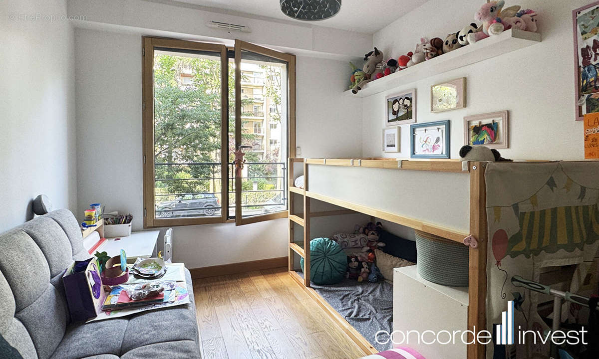 Appartement à NEUILLY-SUR-SEINE