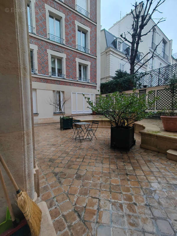 Appartement à PARIS-7E