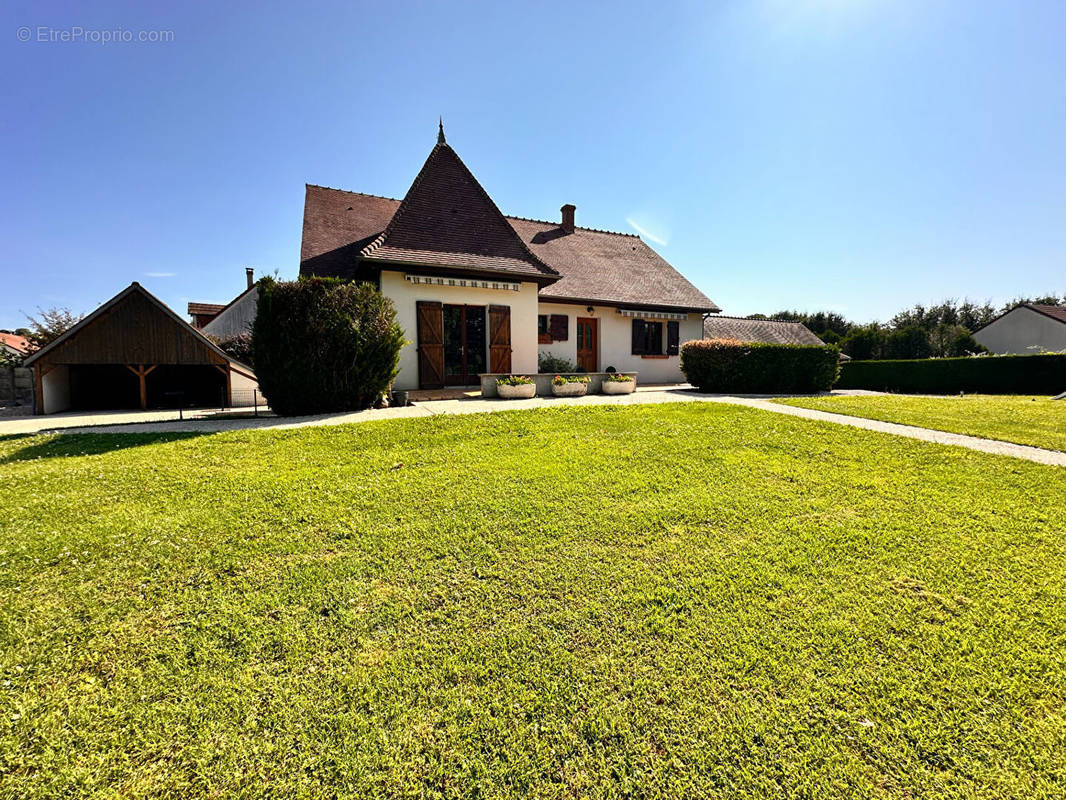 Maison à VAILLY-SUR-SAULDRE