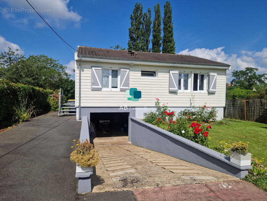 Maison à SAINT-JACQUES-SUR-DARNETAL