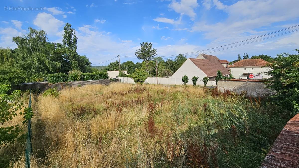 Terrain à FAREMOUTIERS