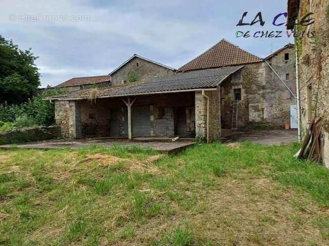 Maison à LA CHAPELLE-THIREUIL