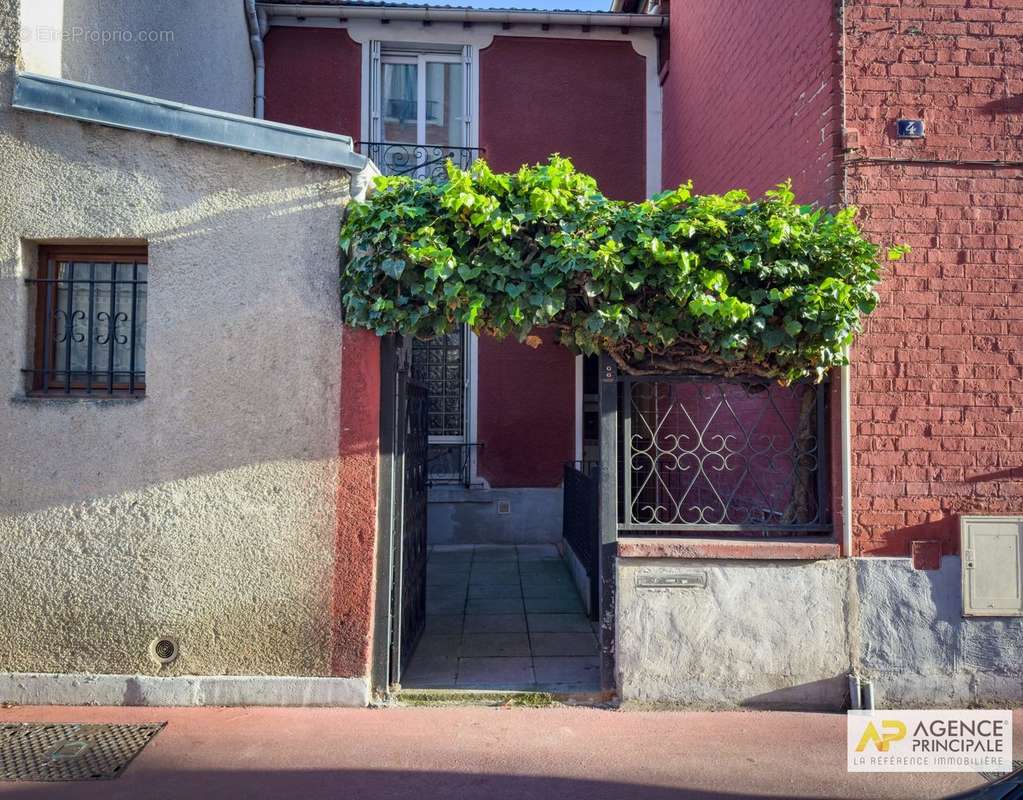 Maison à ASNIERES-SUR-SEINE