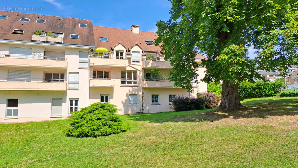 Appartement à SAINT-REMY-LES-CHEVREUSE