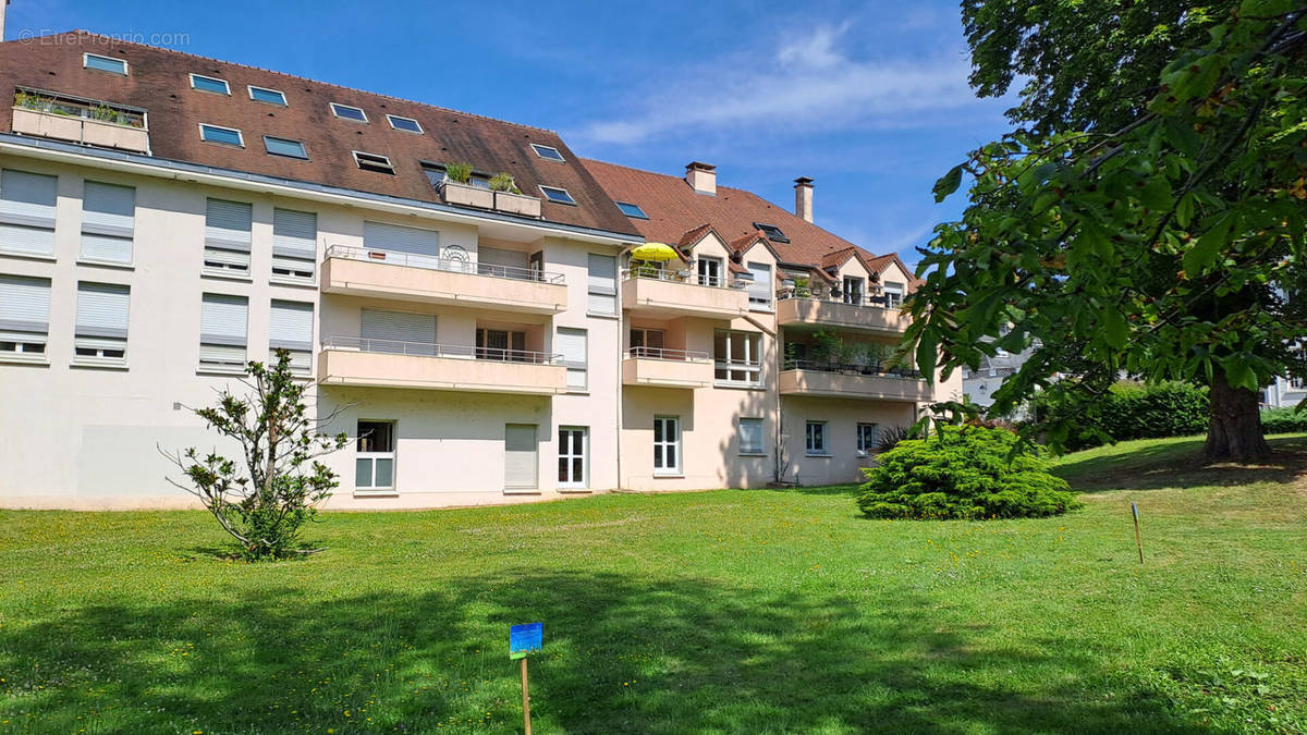 Appartement à SAINT-REMY-LES-CHEVREUSE