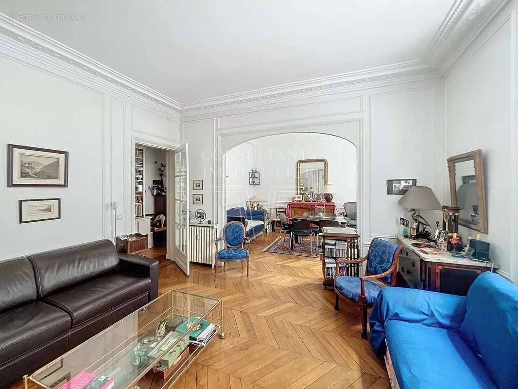 Appartement à NEUILLY-SUR-SEINE