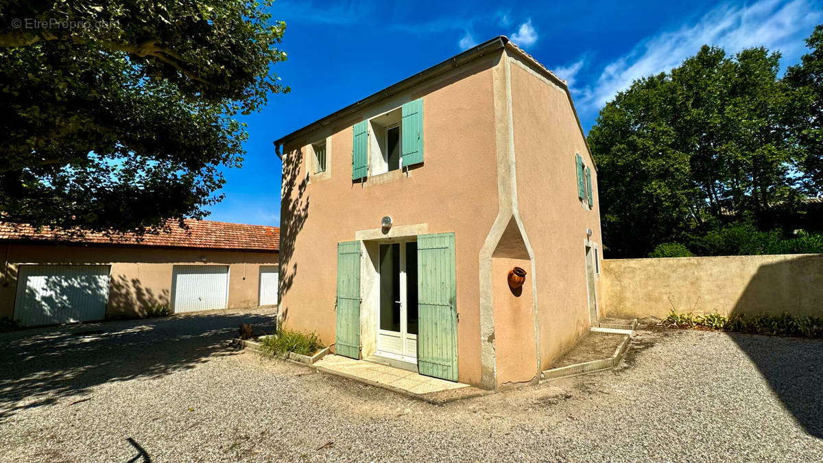 Maison à PERNES-LES-FONTAINES