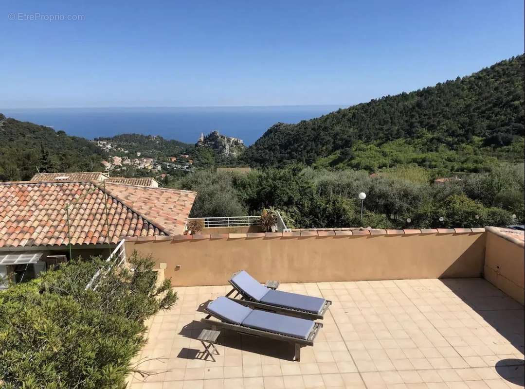 Appartement à EZE