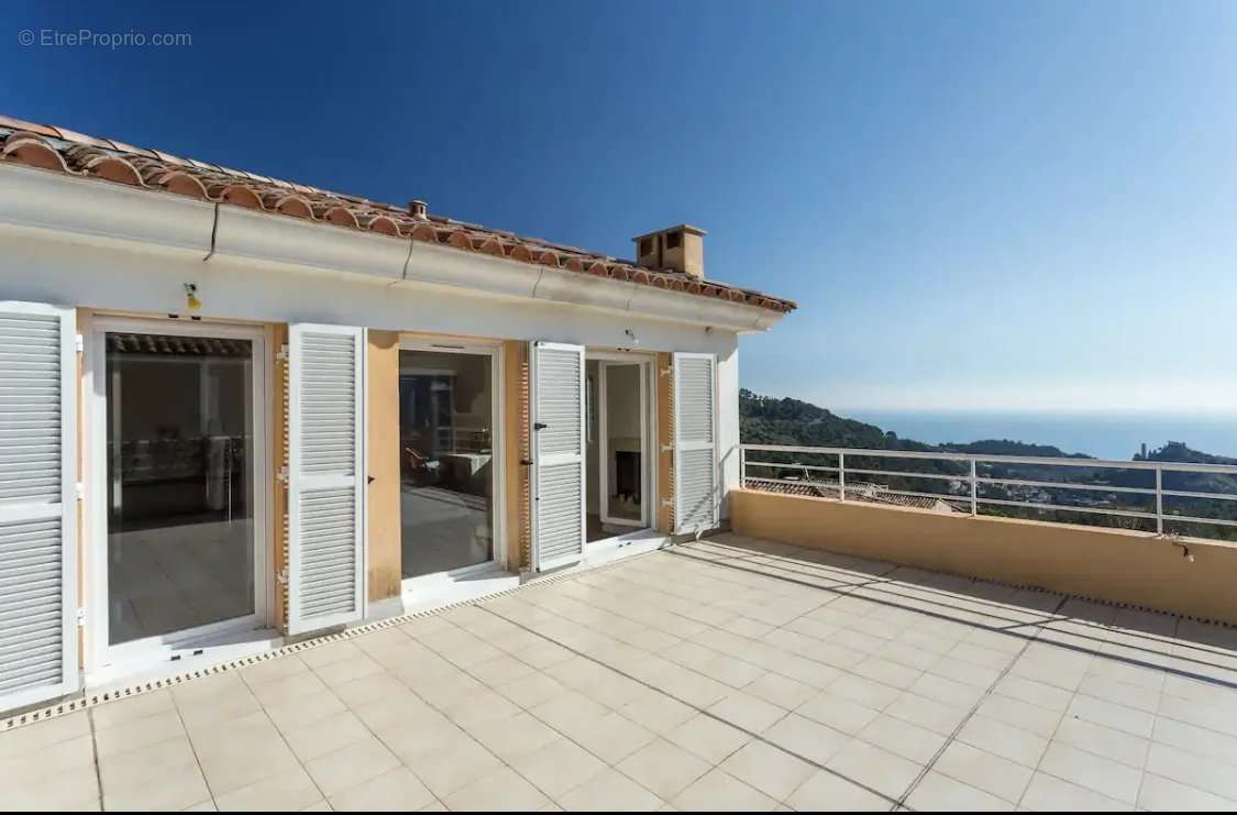 Appartement à EZE