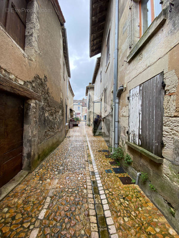 Appartement à SAINT-ASTIER