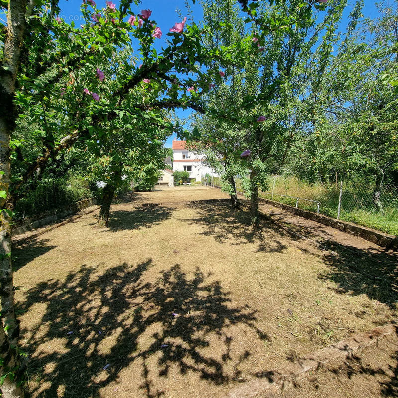 Maison à COULANGES-LES-NEVERS