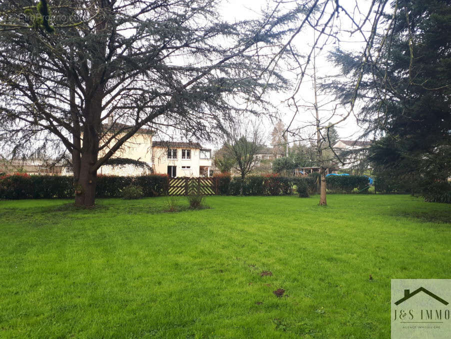 Maison à CHASSENEUIL-SUR-BONNIEURE