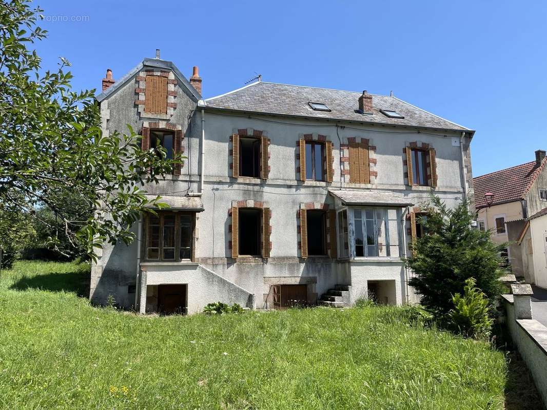 Maison à SAINT-ELOY-LES-MINES