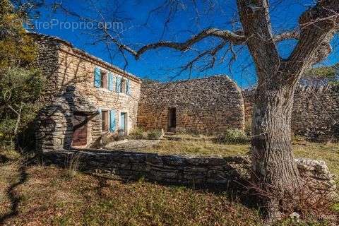 Maison à GORDES