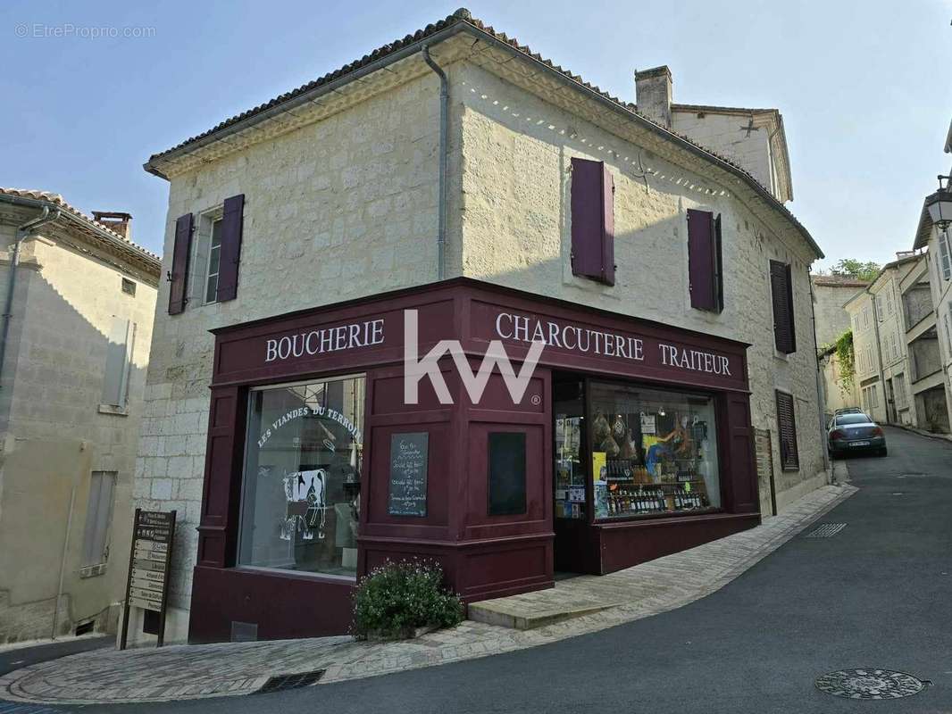 Maison à AUBETERRE-SUR-DRONNE