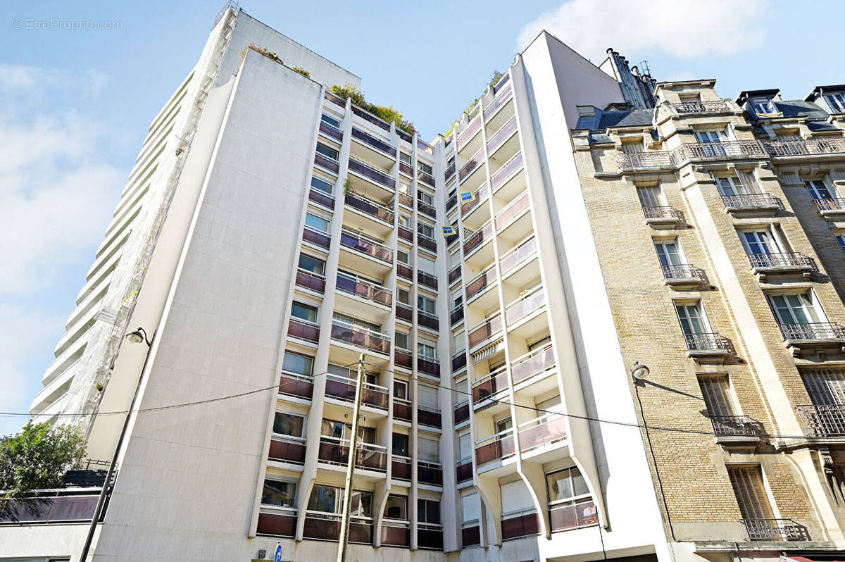 Parking à PARIS-15E