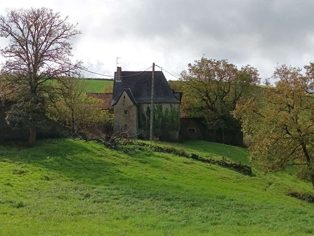 Maison à ALMONT-LES-JUNIES