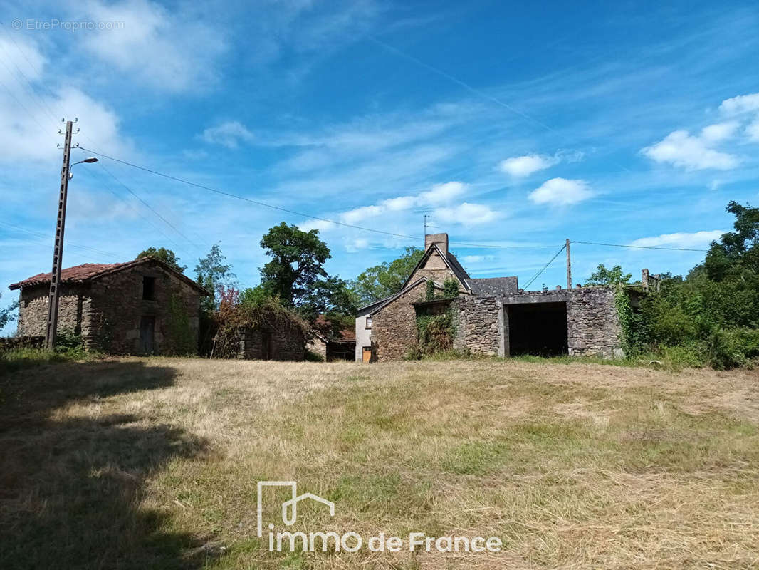 Maison à ALMONT-LES-JUNIES