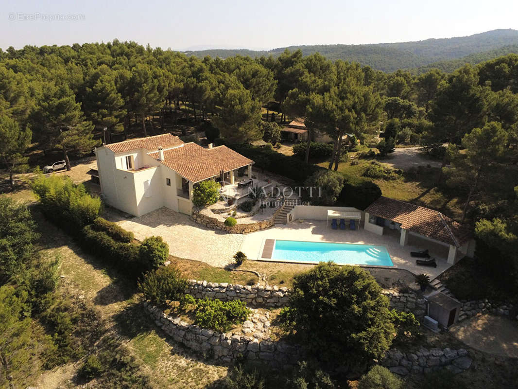 Maison à L&#039;ISLE-SUR-LA-SORGUE