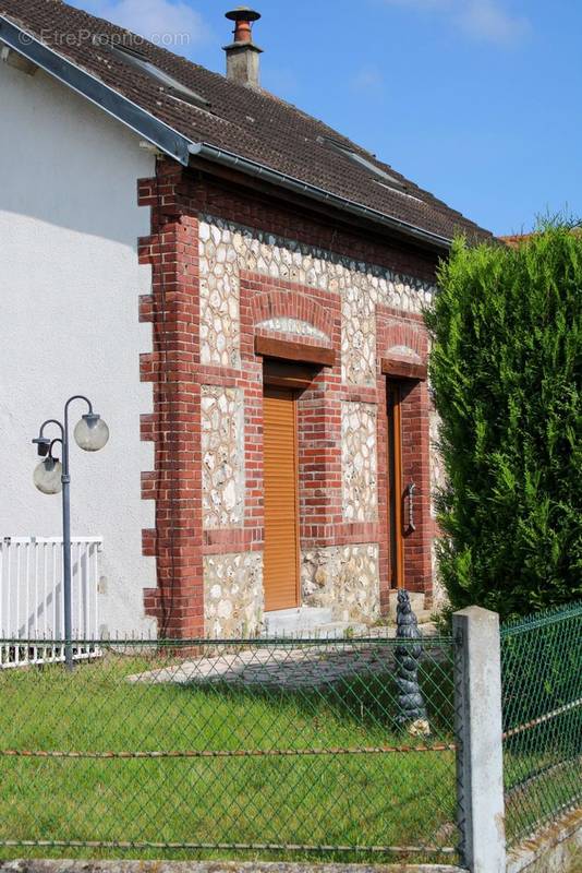 Maison à SAINT-ETIENNE-DU-ROUVRAY