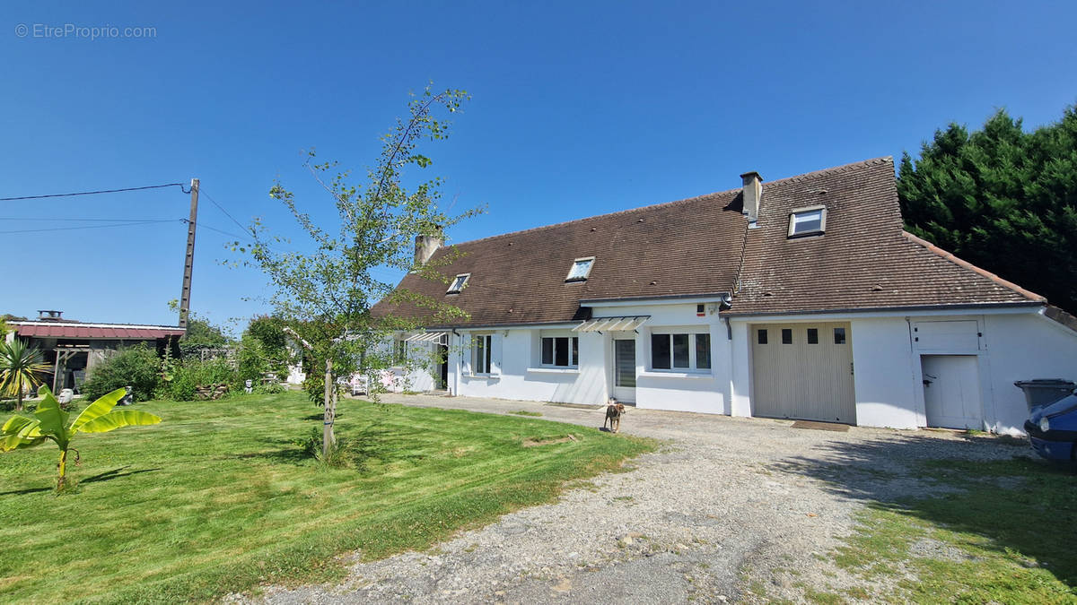 Maison à SAINT-GERMAIN-LES-BELLES