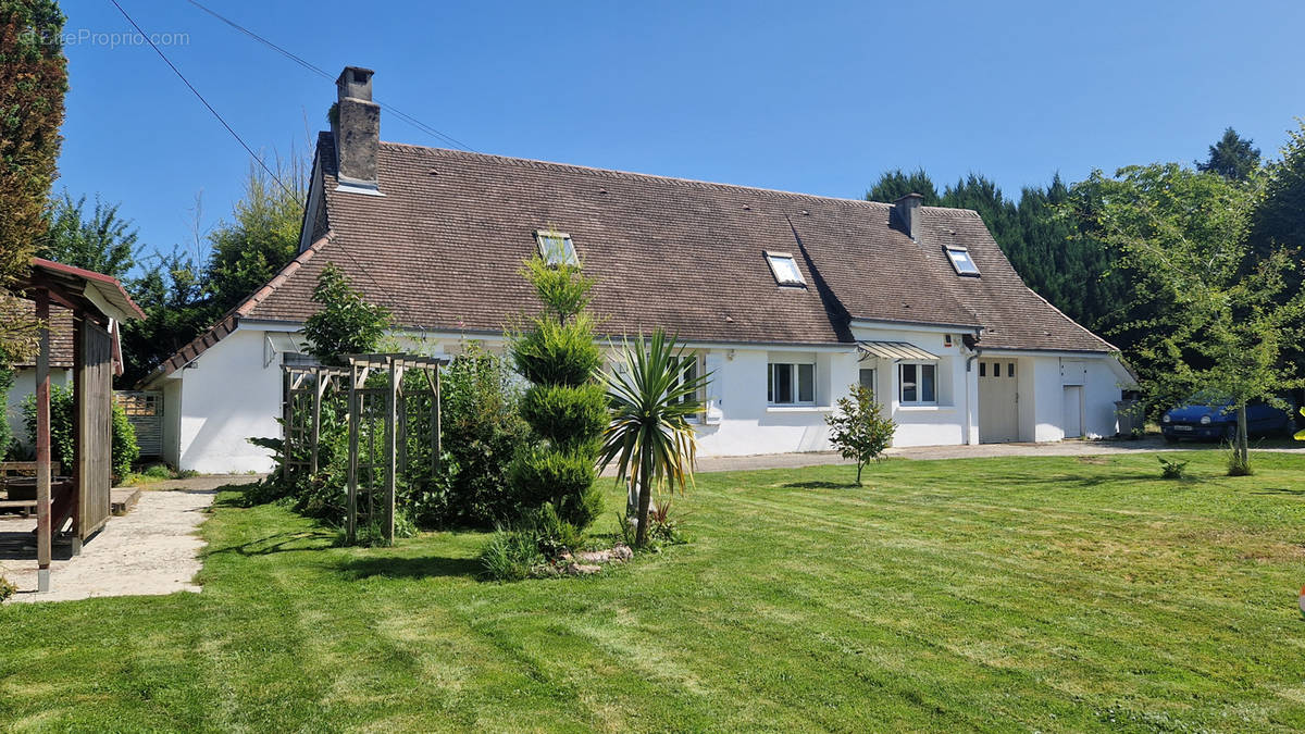 Maison à SAINT-GERMAIN-LES-BELLES