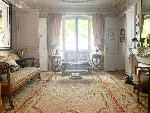 SALON  - Appartement à NEUILLY-SUR-SEINE