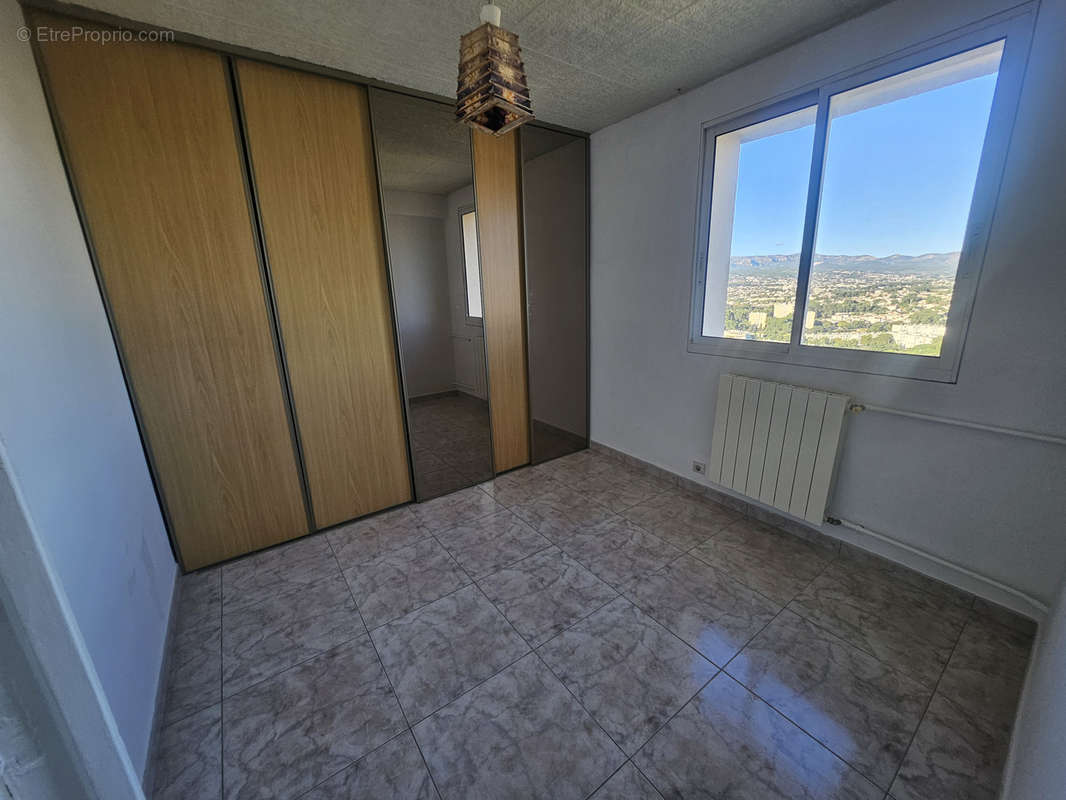 Appartement à MARSEILLE-12E